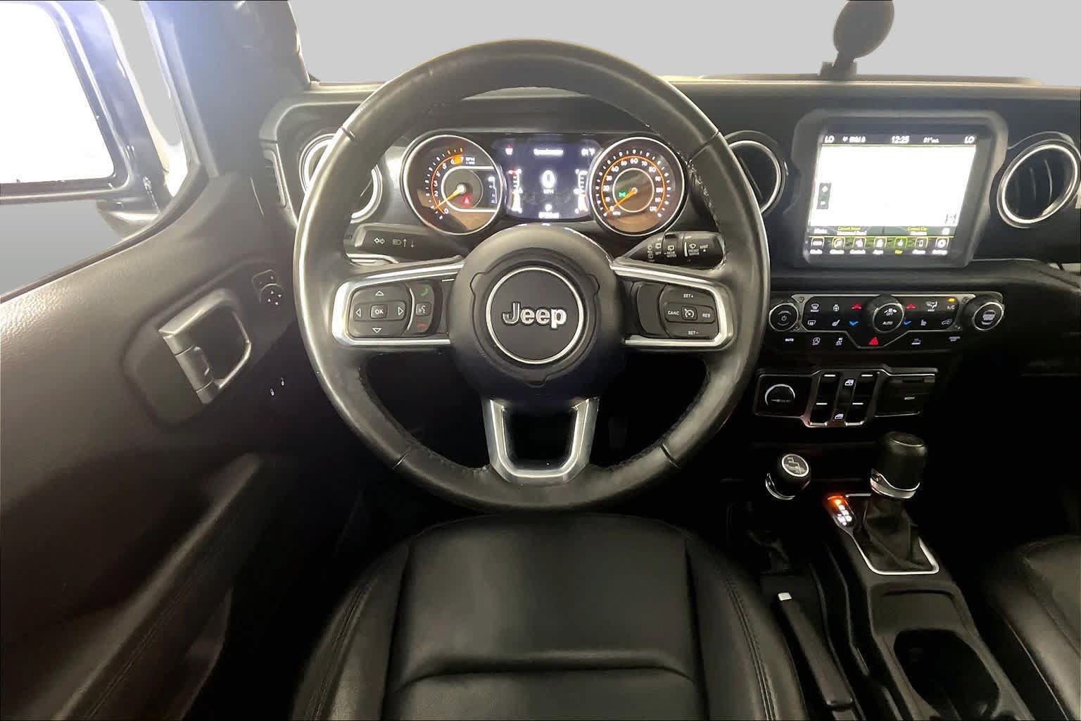 Used 2023 Jeep Wrangler Unlimited Sahara AWD/4WD image 6