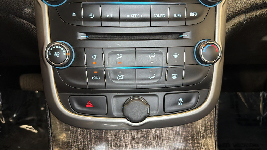 Used 2015 Chevrolet Malibu LT w/ Power Convenience Package FWD image 27