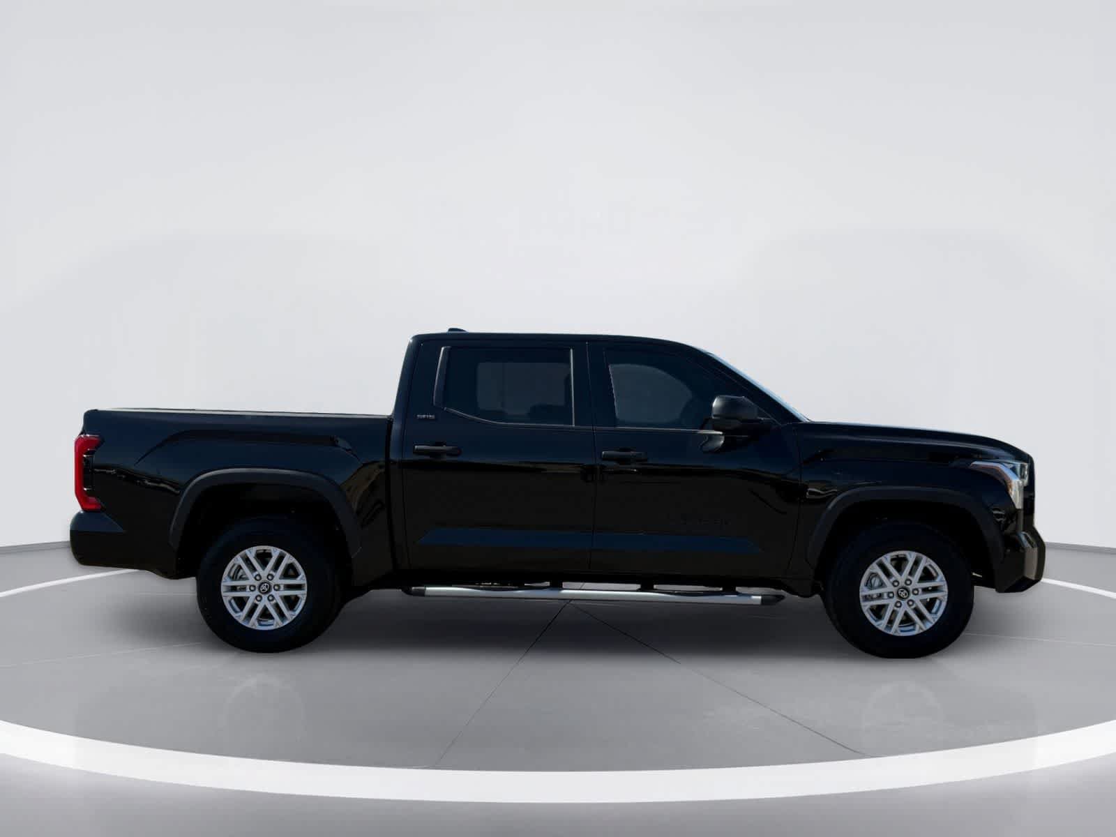Used 2025 Toyota Tundra SR5 AWD/4WD image 10