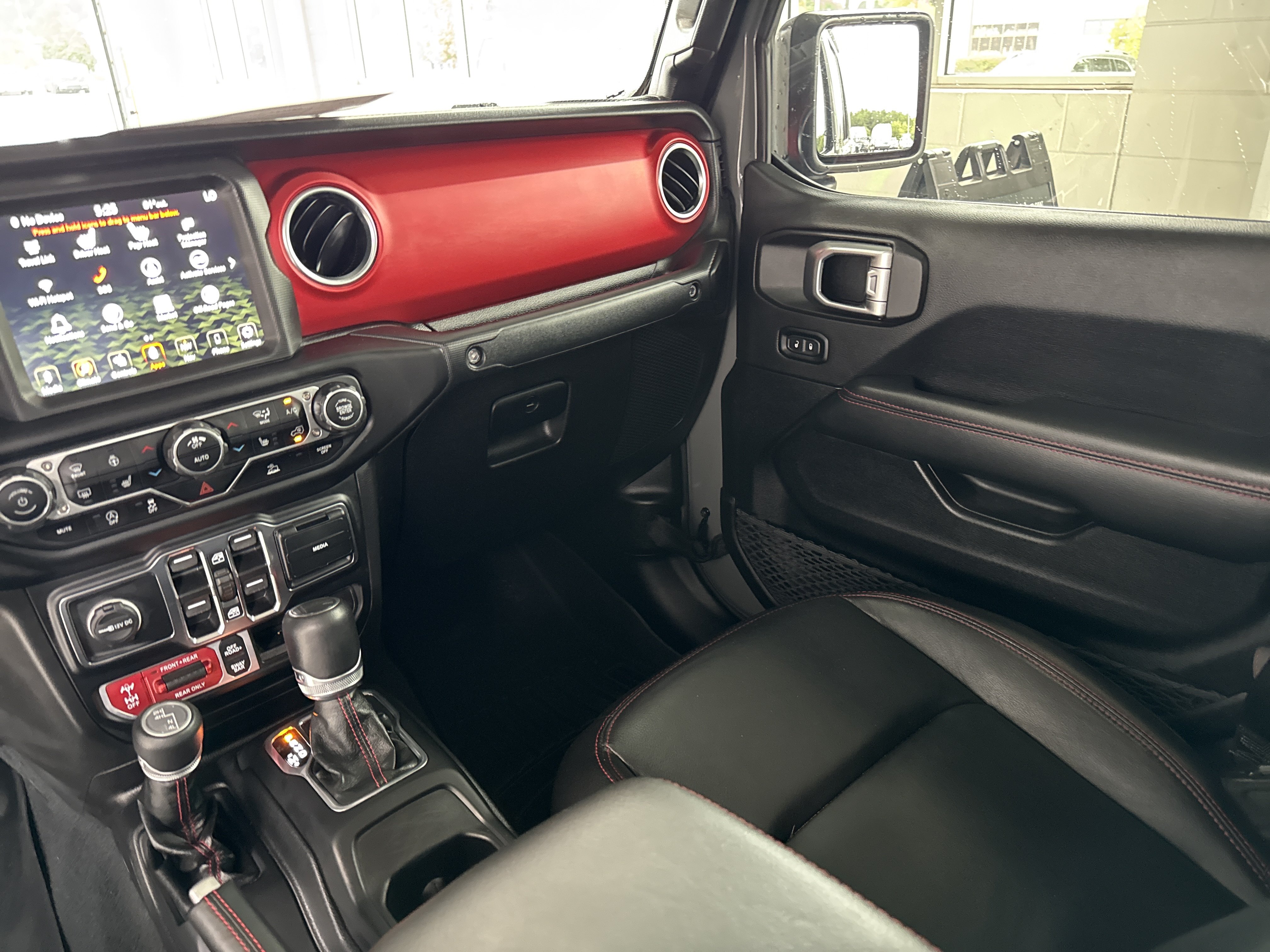 Used 2022 Jeep Gladiator Rubicon w/ LED Lighting Group AWD/4WD image 29