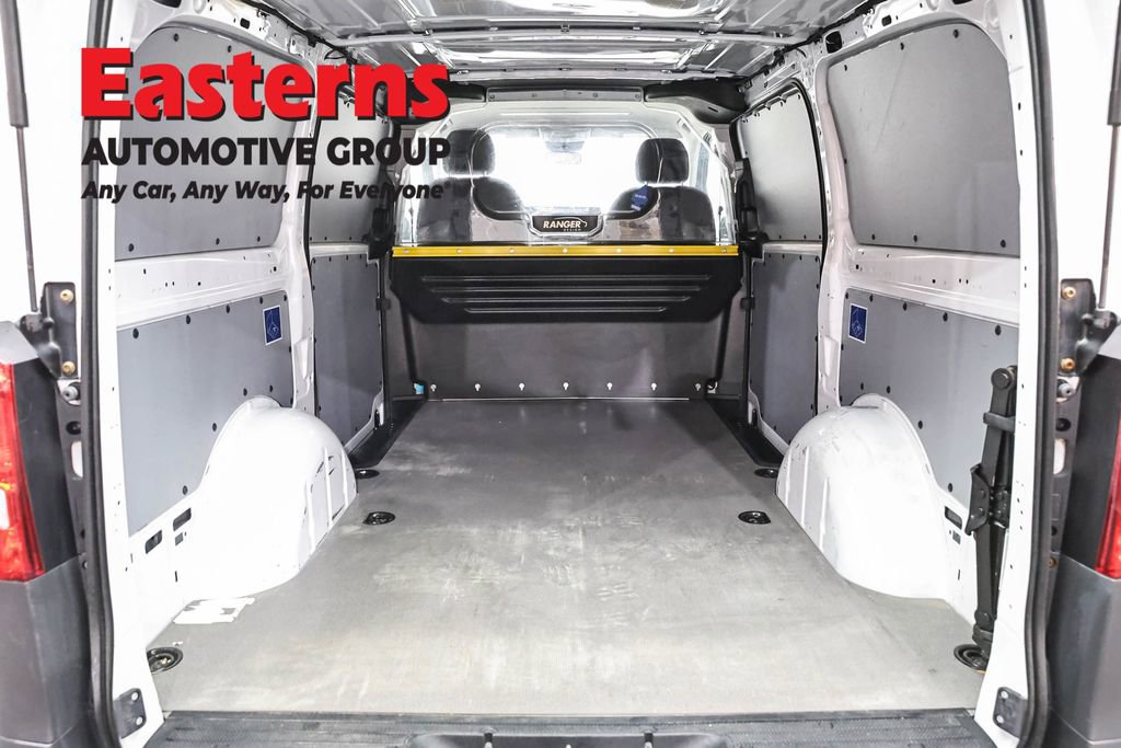 Used 2022 Mercedes-Benz Metris image 9
