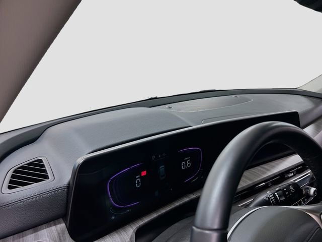 Certified 2025 Kia Telluride EX w/ EX Captain's Chair Package FWD image 9