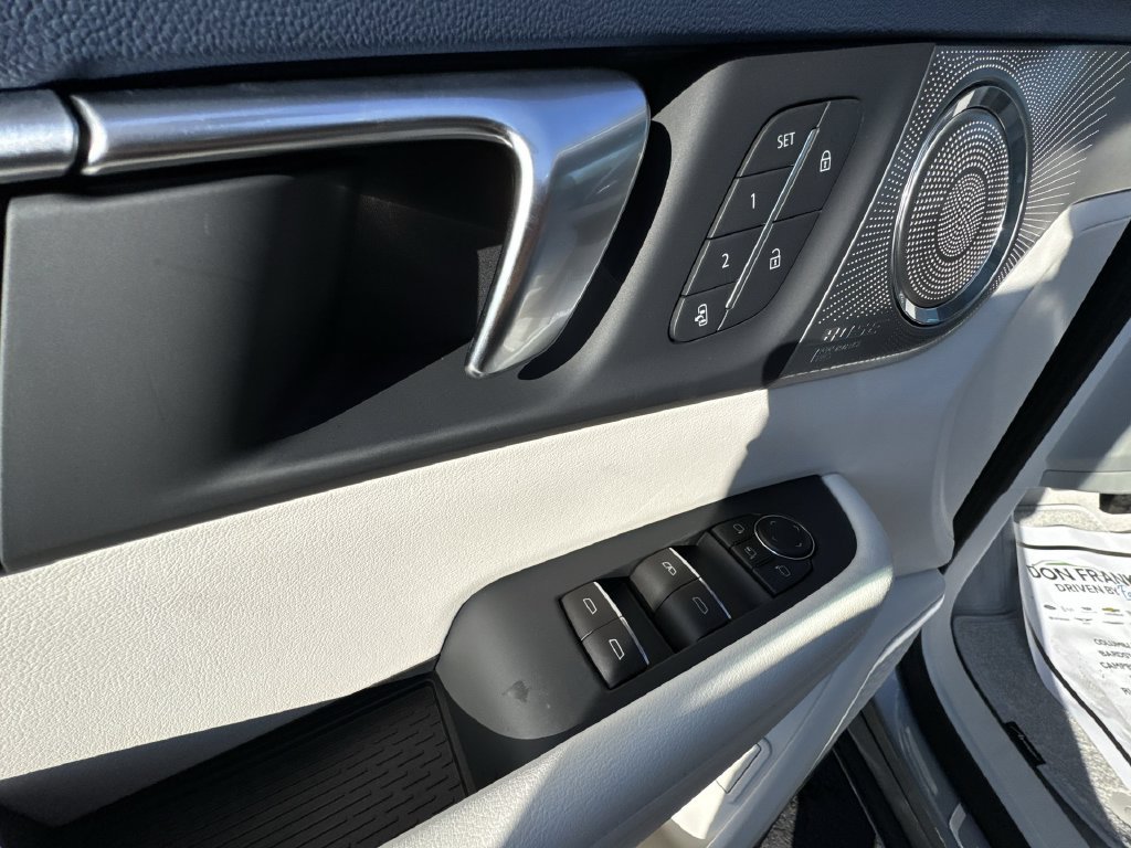 New 2026 Buick Enclave Avenir w/ Super Cruise Package FWD image 13
