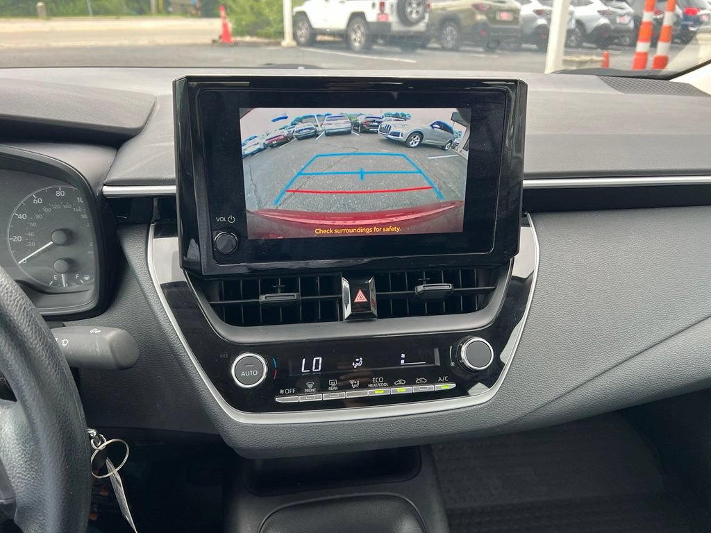 Used 2025 Toyota Corolla LE FWD image 34