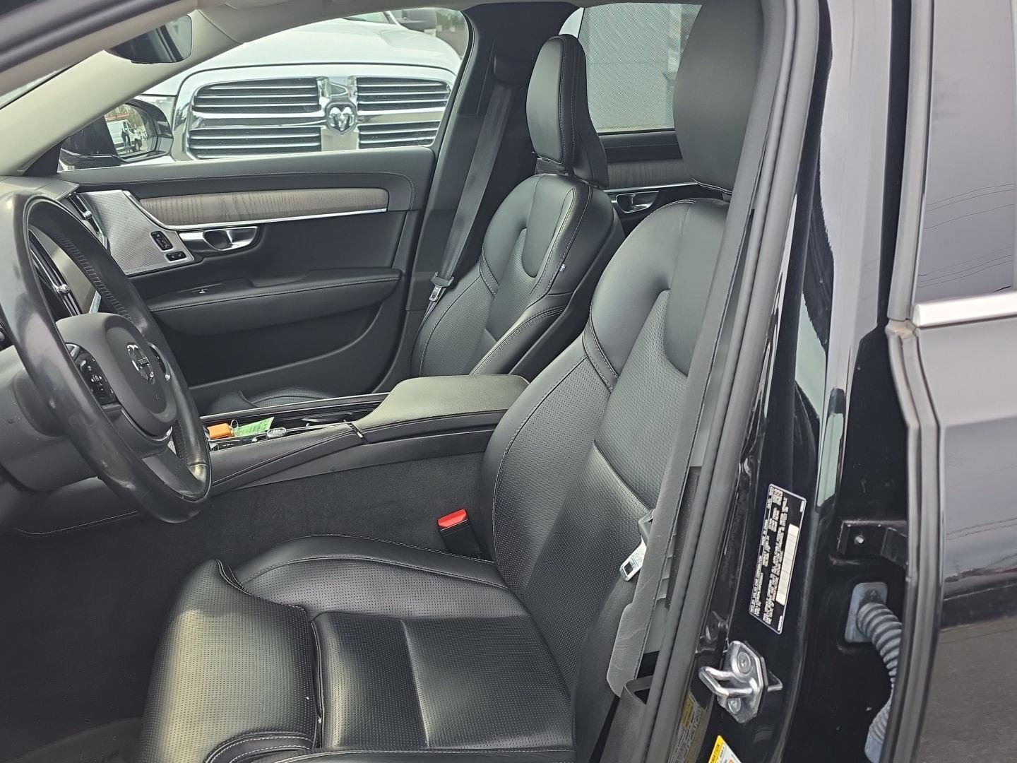 Used 2022 Volvo S90 B6 Inscription w/ Advanced Package image 24