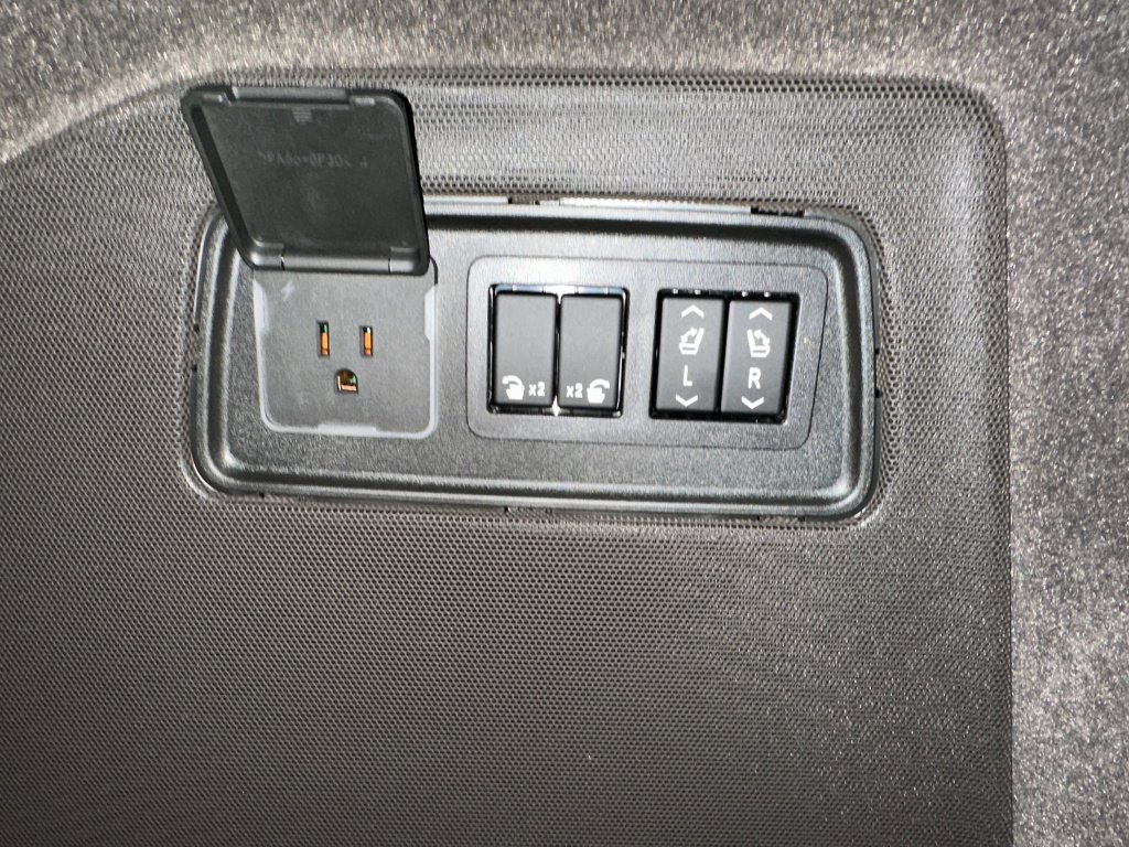 New 2026 Cadillac Escalade ESV Luxury w/ Touring Package image 26