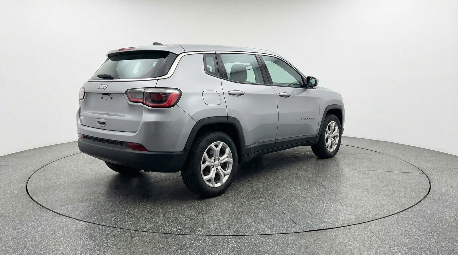 Used 2025 Jeep Compass Latitude image 9