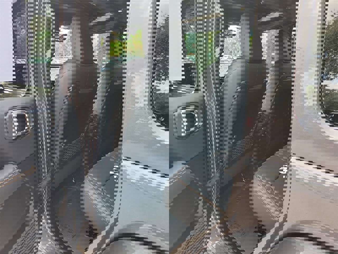 Used 2025 Jeep Wrangler Unlimited Rubicon 392 image 8