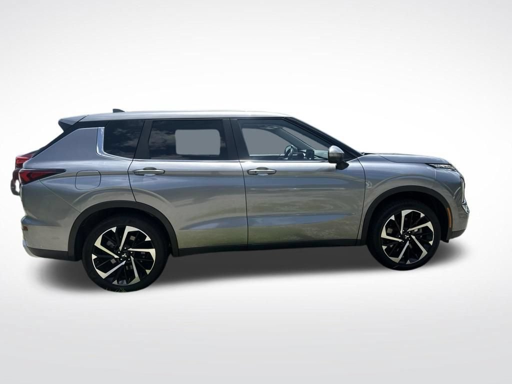 Used 2024 Mitsubishi Outlander SE AWD/4WD image 9