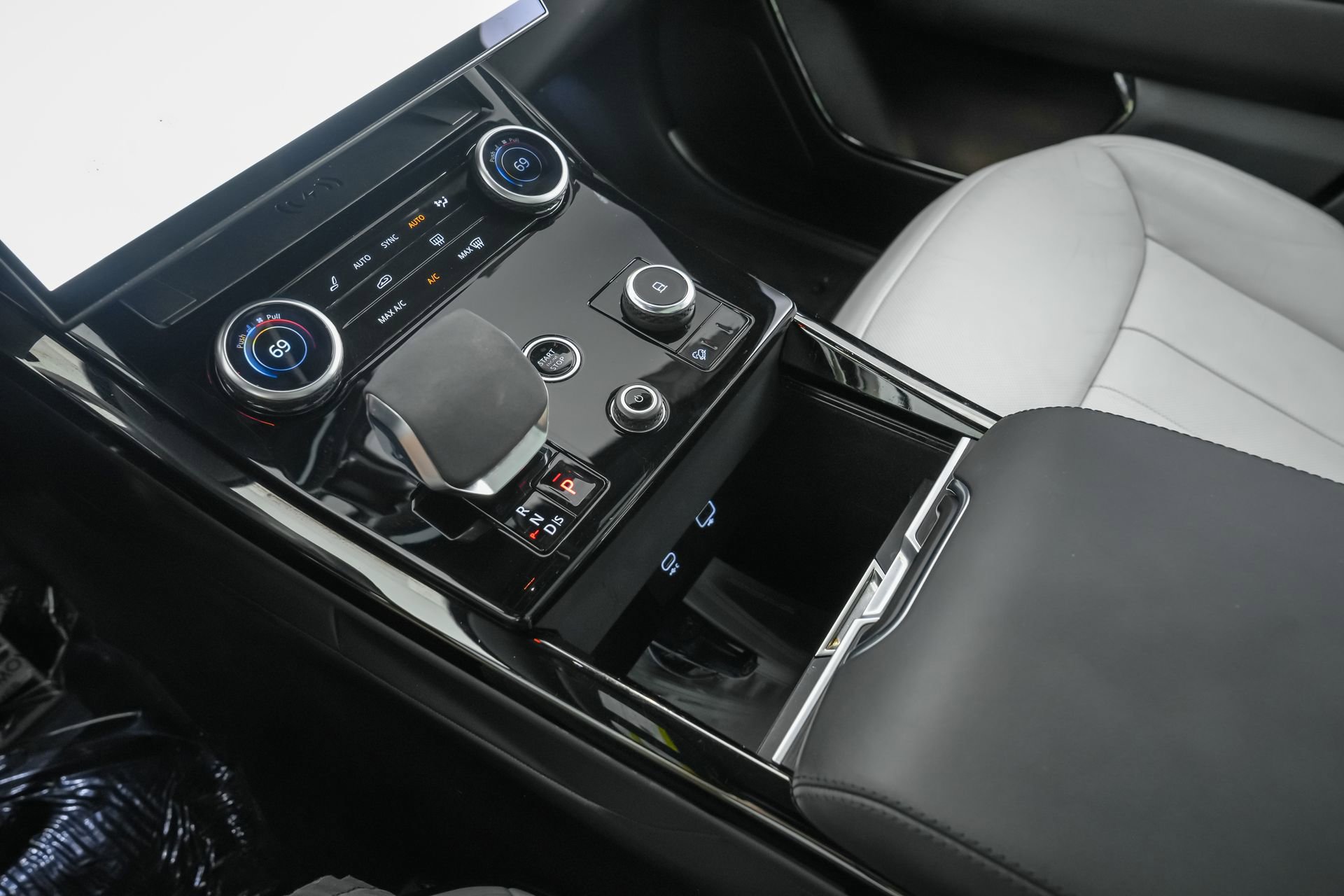 Used 2023 Land Rover Range Rover Sport SE Dynamic AWD/4WD image 31