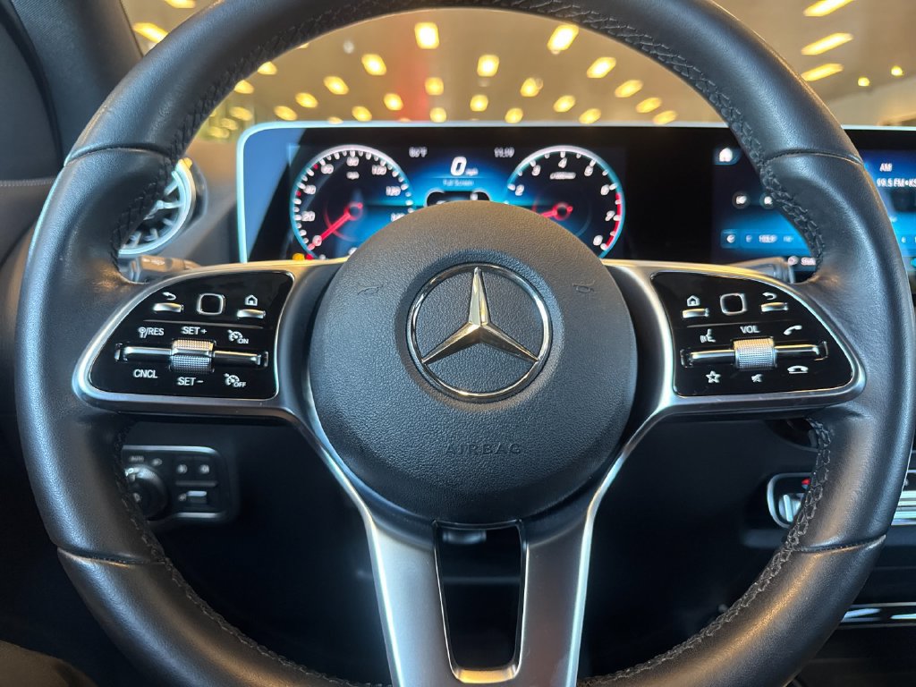 Used 2021 Mercedes-Benz GLA 250 4MATIC image 28