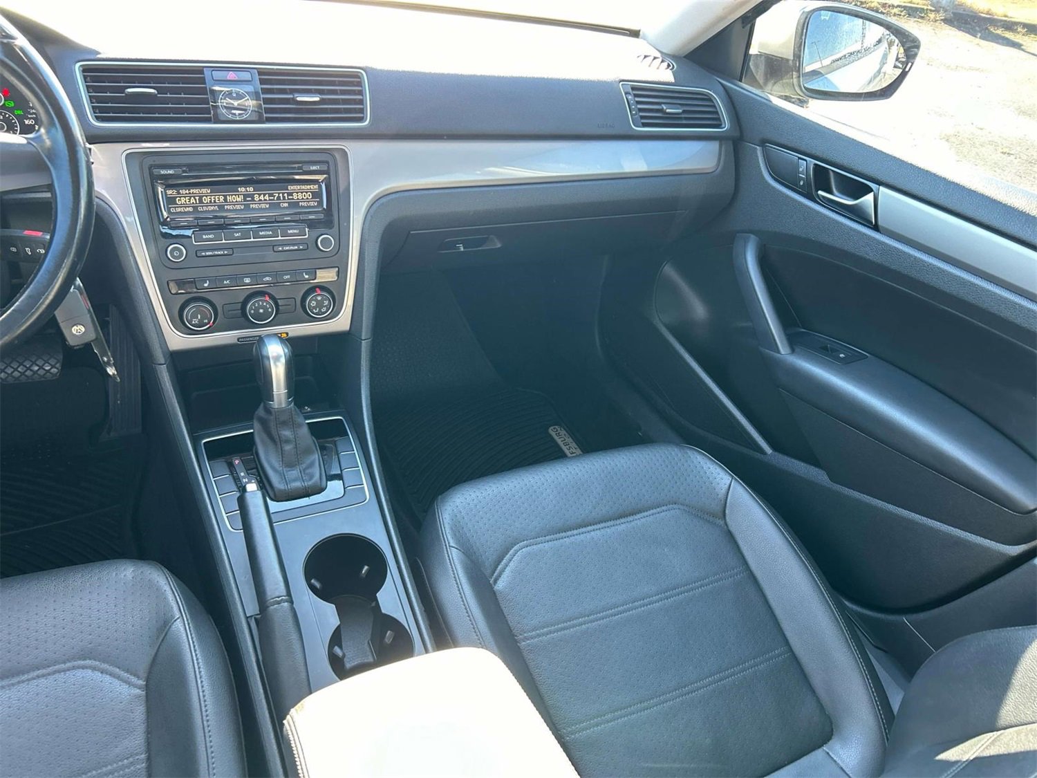 Used 2015 Volkswagen Passat 1.8T Wolfsburg Edition image 15