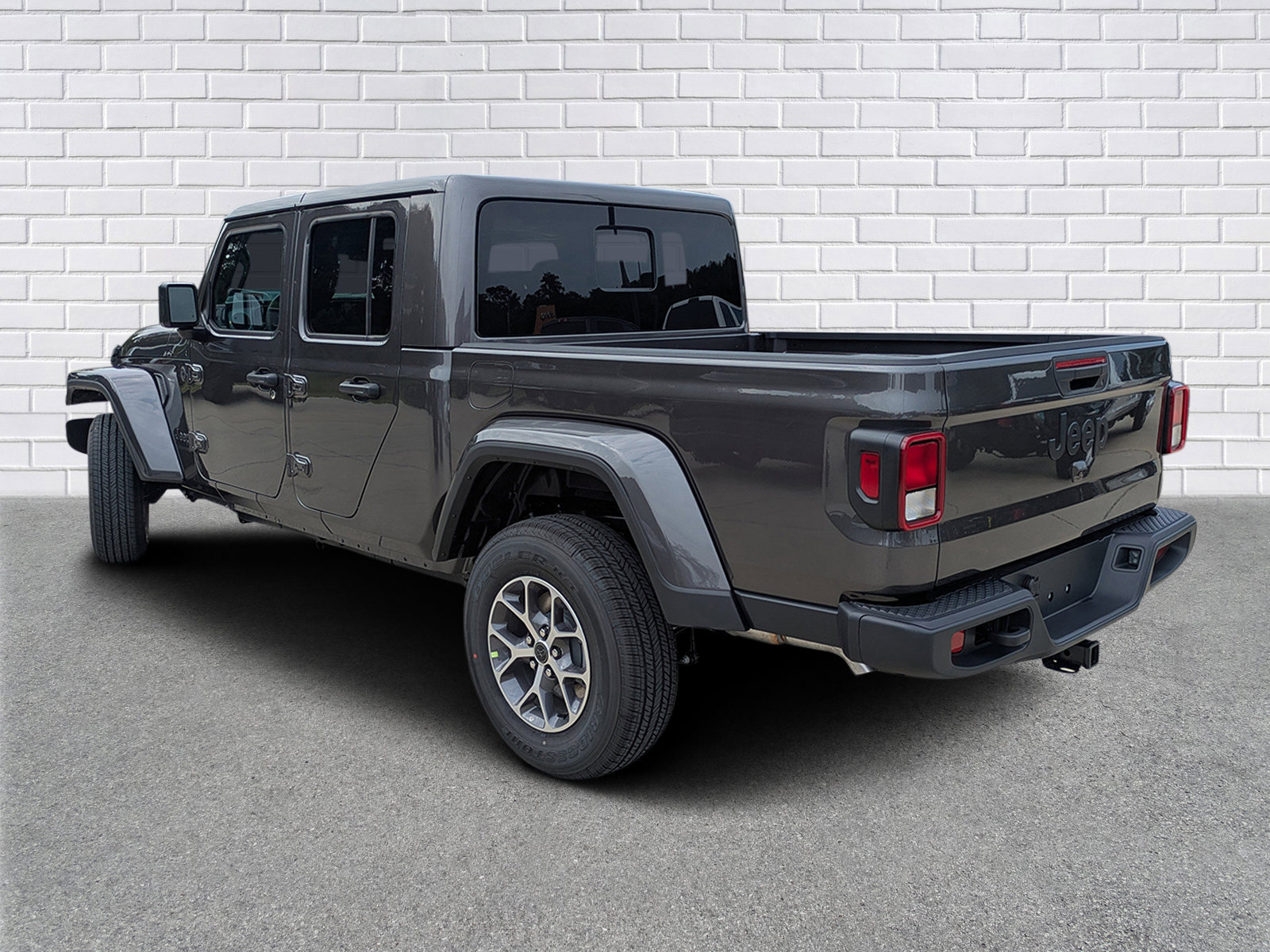 New 2025 Jeep Gladiator Sport image 3