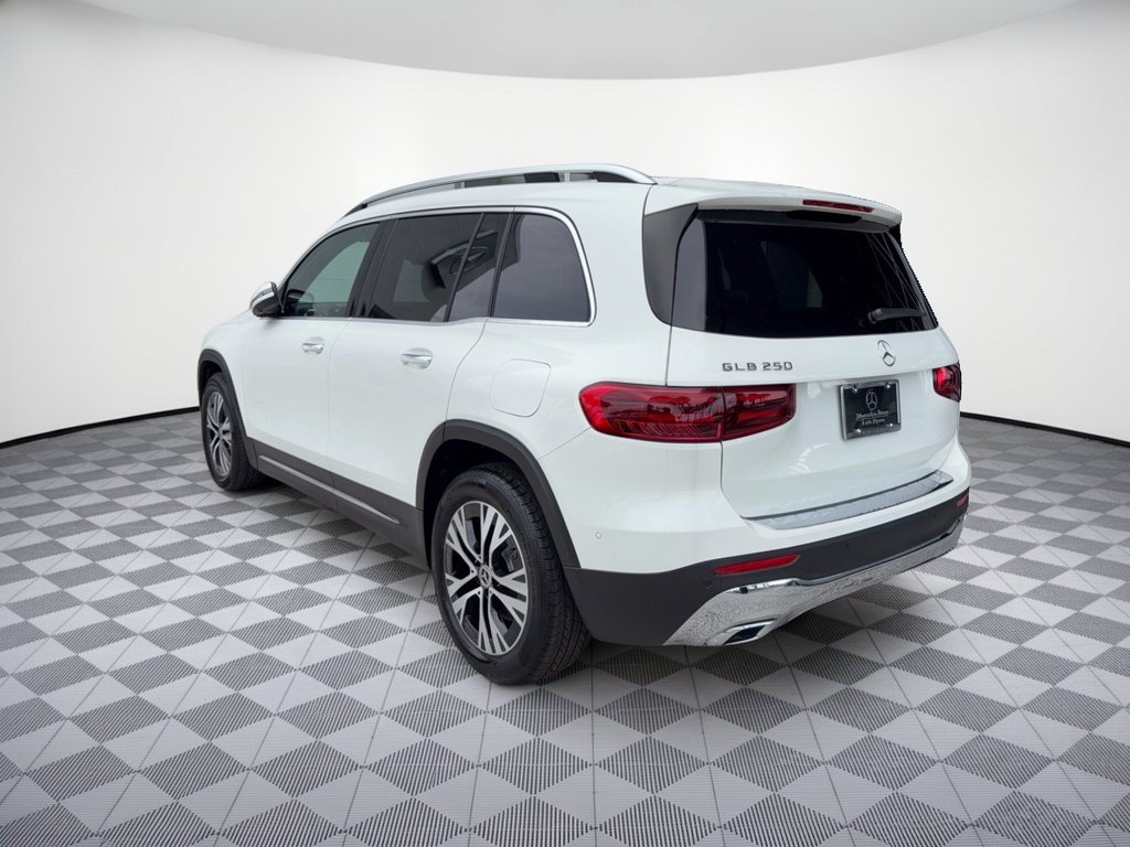 Used 2026 Mercedes-Benz GLB 250 image 3