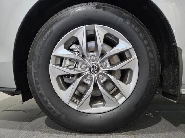 Used 2025 Toyota Sienna XLE w/ XLE Plus Package AWD/4WD image 23