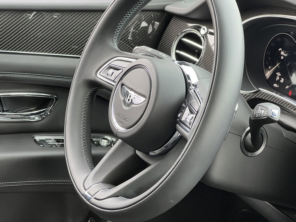 Used 2022 Bentley Bentayga V8 image 29