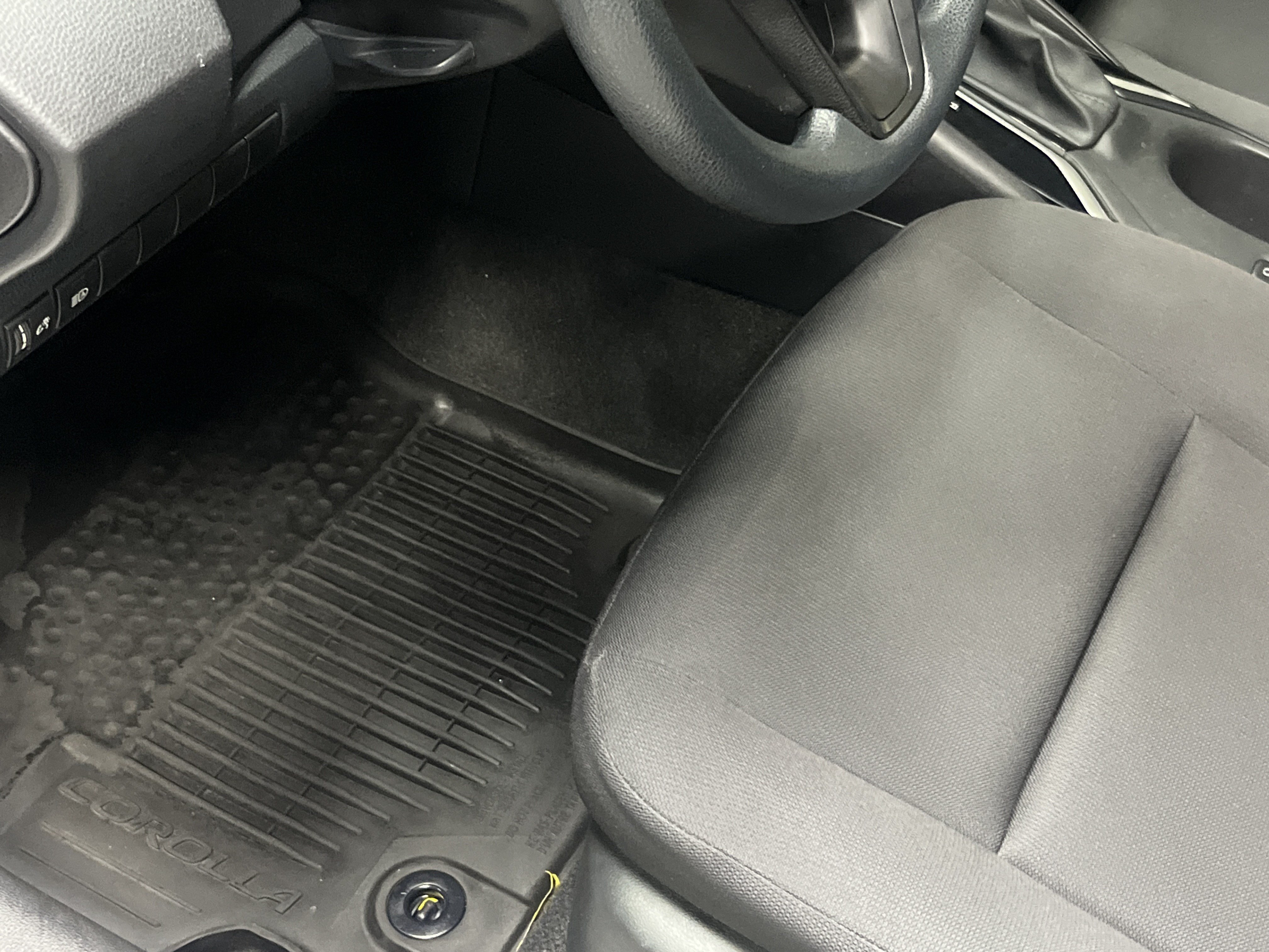 Used 2023 Toyota Corolla LE FWD image 17