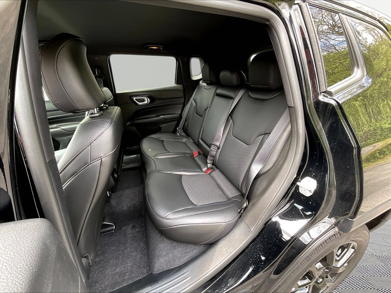 New 2026 Jeep Compass Latitude AWD/4WD image 17