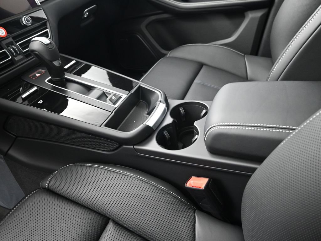 New 2026 Porsche Macan S image 22
