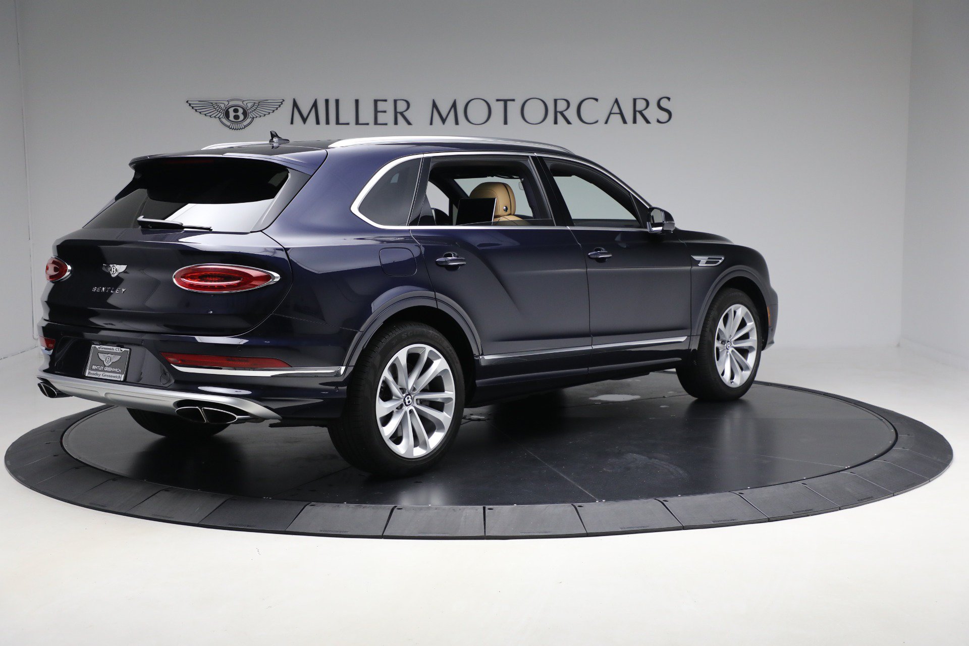 Certified 2024 Bentley Bentayga Extended Wheelbase AWD/4WD image 7