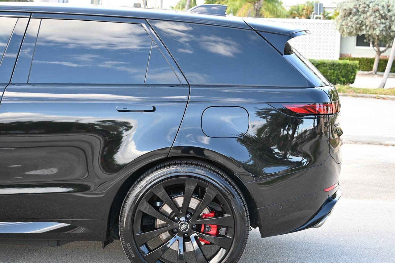 Used 2025 Land Rover Range Rover Sport Dynamic SE image 17