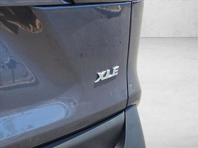 Used 2020 Toyota RAV4 XLE w/ Carpet Mat Package FWD image 30