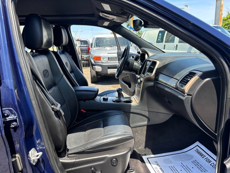 Used 2015 Jeep Grand Cherokee Overland w/ Advanced Technology Group AWD/4WD image 12
