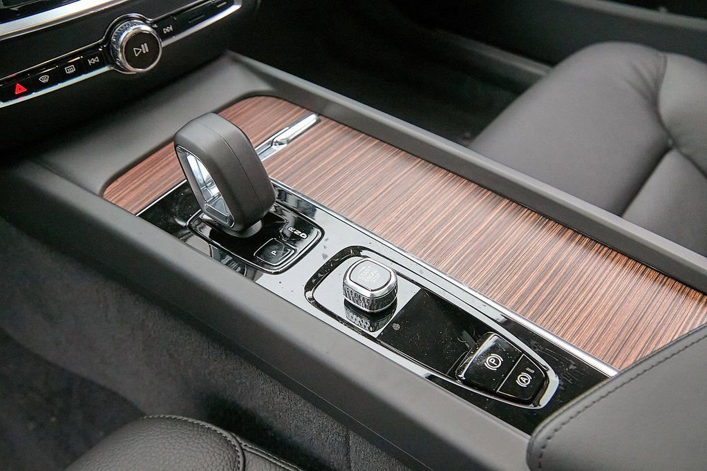 New 2026 Volvo V60 B5 Cross Country Plus w/ Climate Package image 16