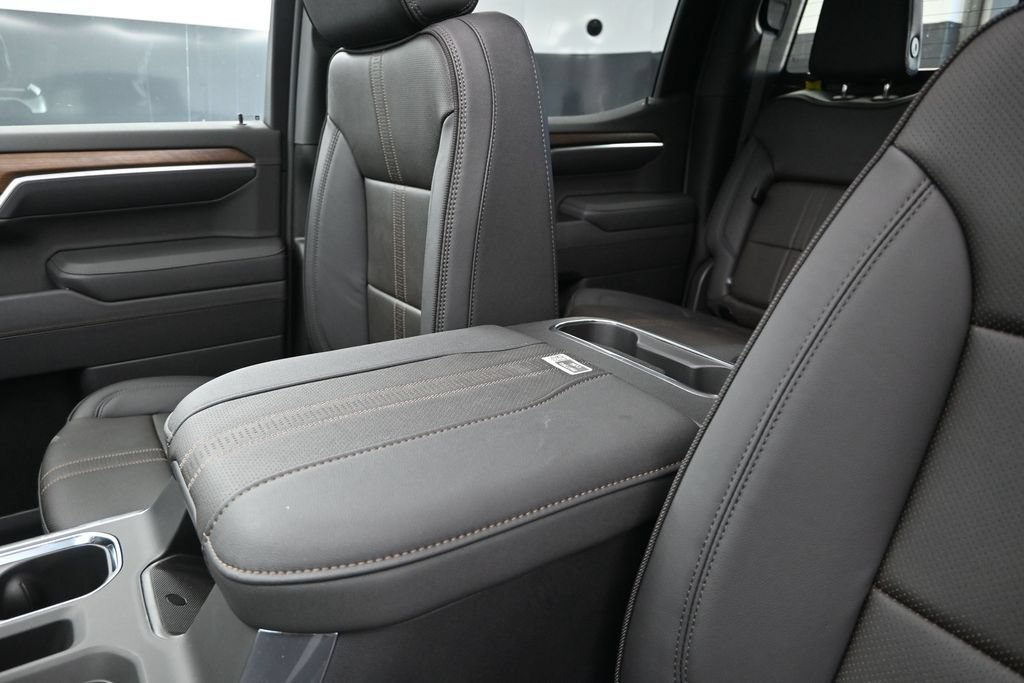 New 2026 Chevrolet Silverado 1500 High Country w/ High Country Premium Package AWD/4WD image 14