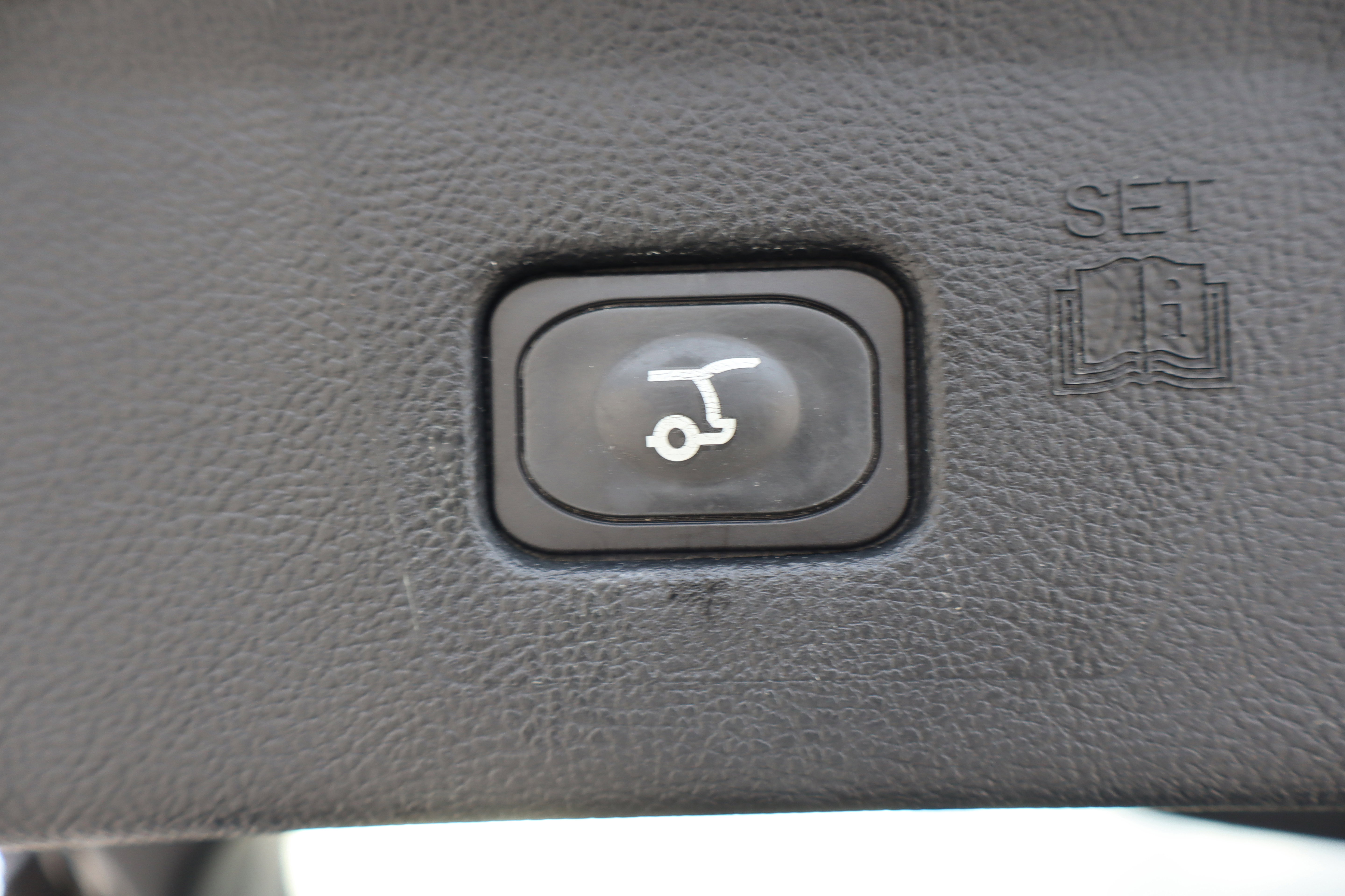 Used 2022 Ford Edge SEL w/ Convenience Package image 27