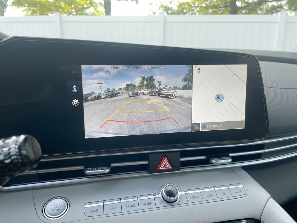 New 2025 Hyundai Elantra Limited image 42