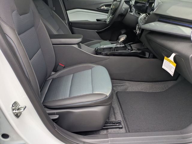 New 2026 Chevrolet Trax LT w/ Sunroof Package FWD image 34
