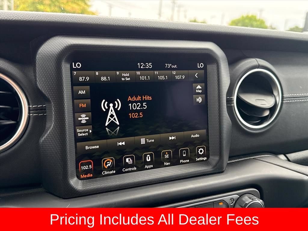 Used 2023 Jeep Wrangler Unlimited Sahara w/ Safety Group AWD/4WD image 19