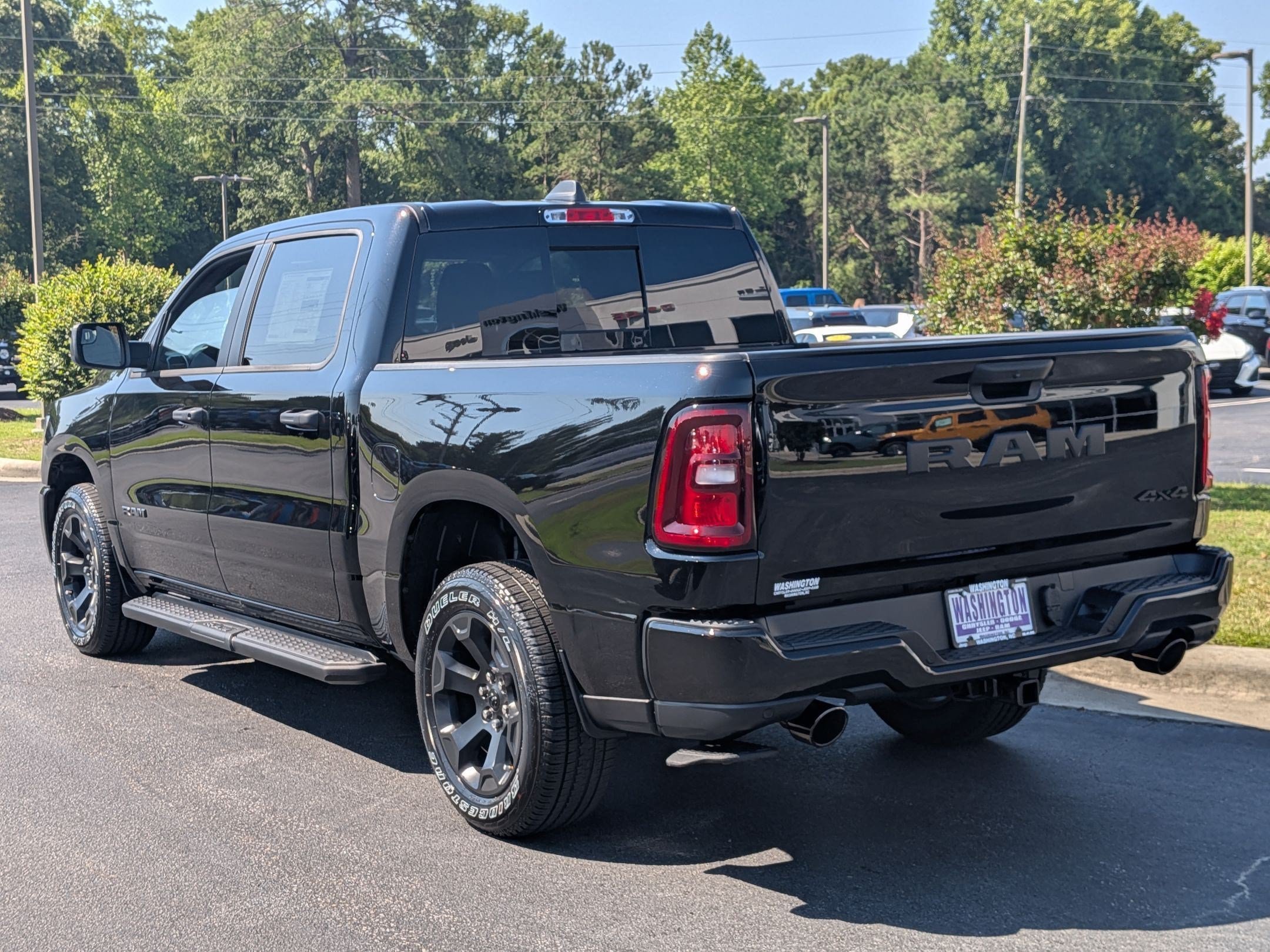New 2026 RAM 1500 Express AWD/4WD image 7