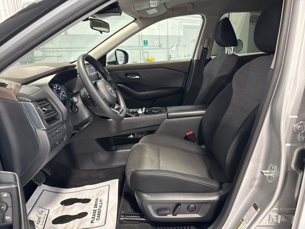 Used 2023 Nissan Rogue SV AWD/4WD image 23