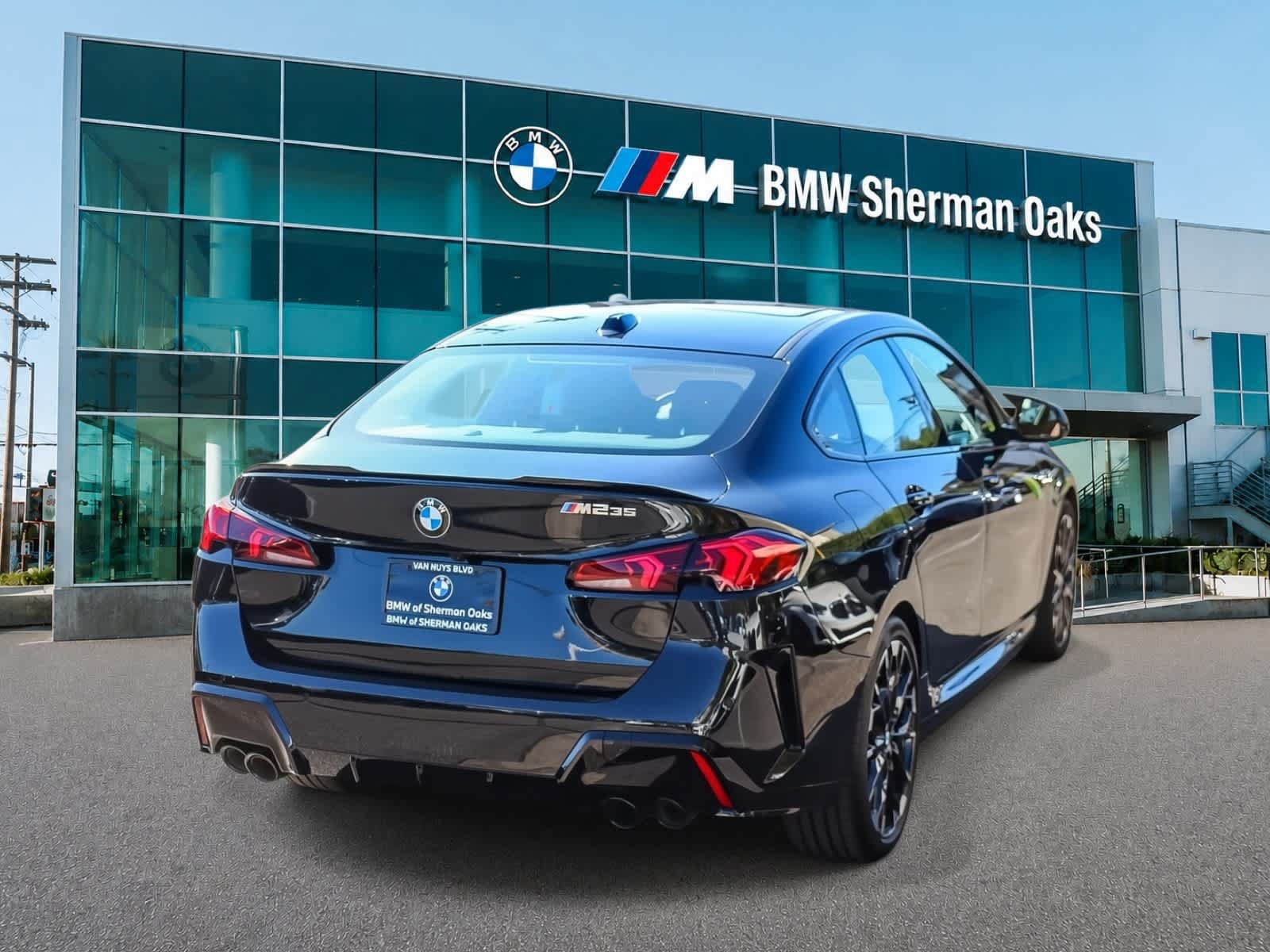 Used 2026 BMW M235i xDrive w/ Premium Package AWD/4WD image 4