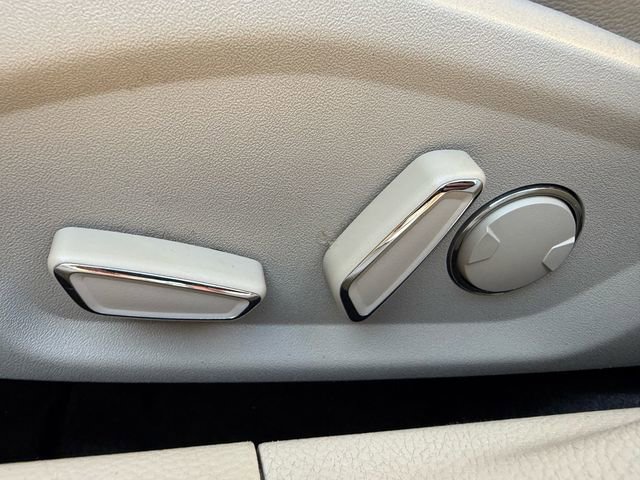 Used 2015 Ford Fusion SE w/ Equipment Group 202A image 16