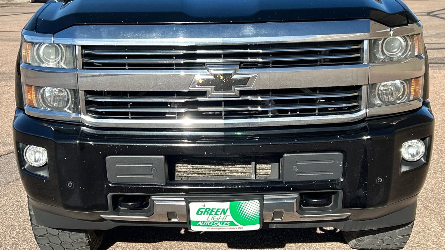 Used 2015 Chevrolet Silverado 2500 High Country w/ Duramax Plus Package image 16