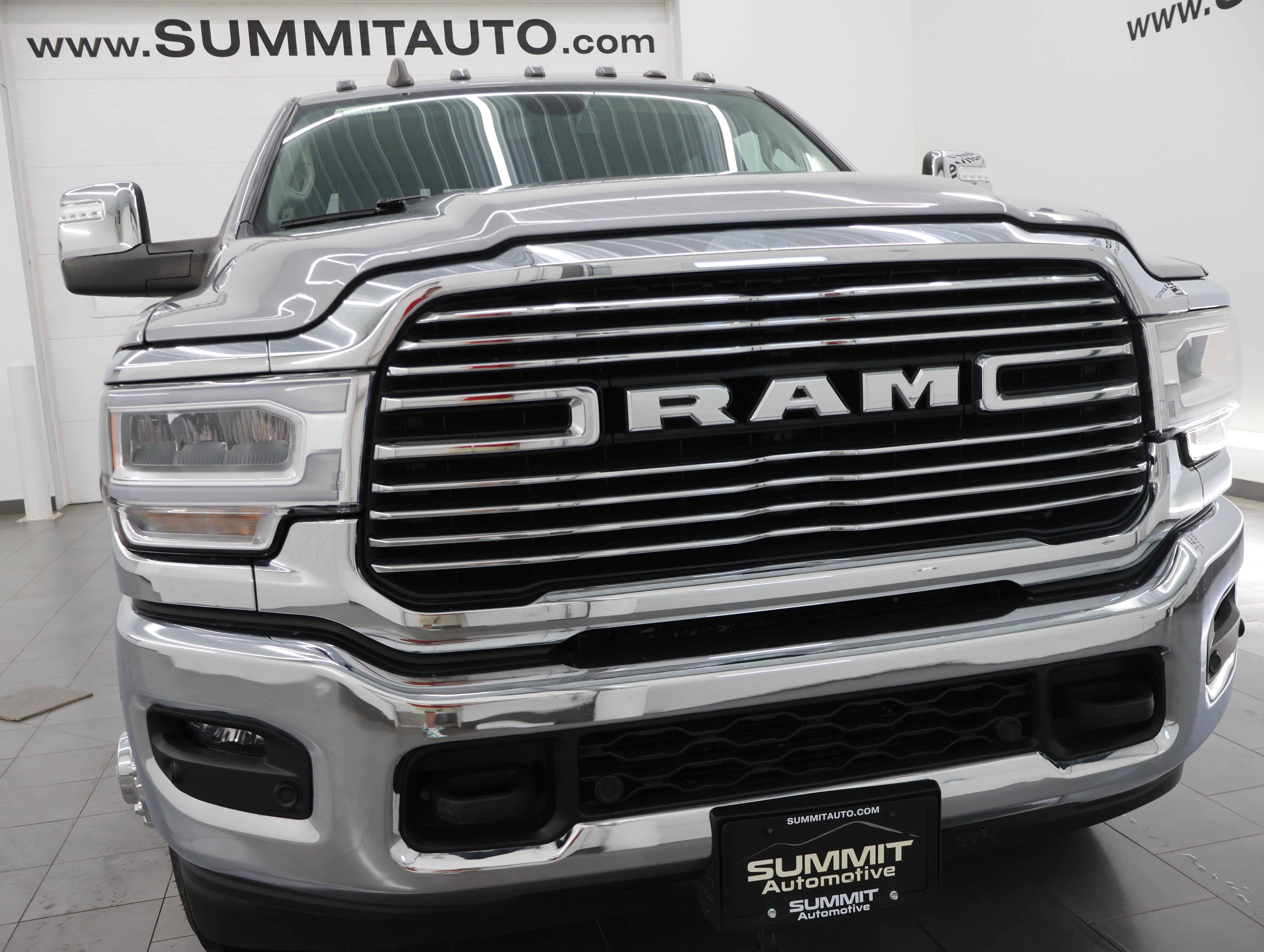 Used 2023 RAM 3500 Laramie AWD/4WD image 21