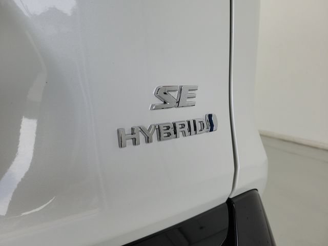 Used 2022 Toyota RAV4 SE AWD/4WD image 8