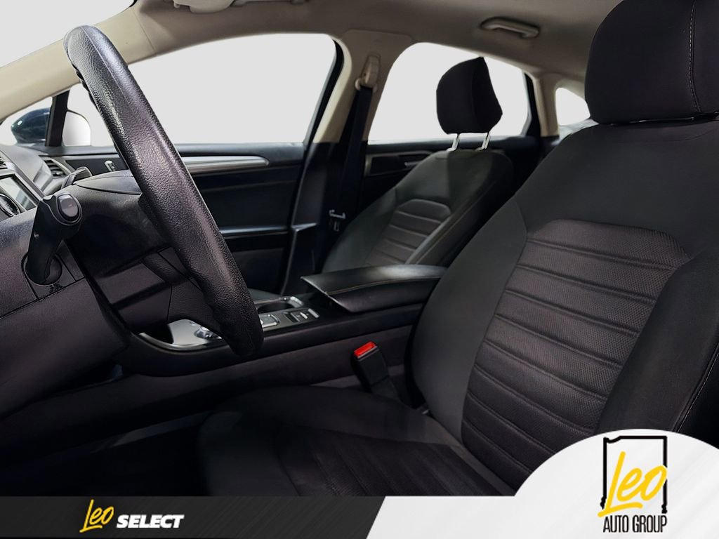 Used 2020 Ford Fusion SE image 19