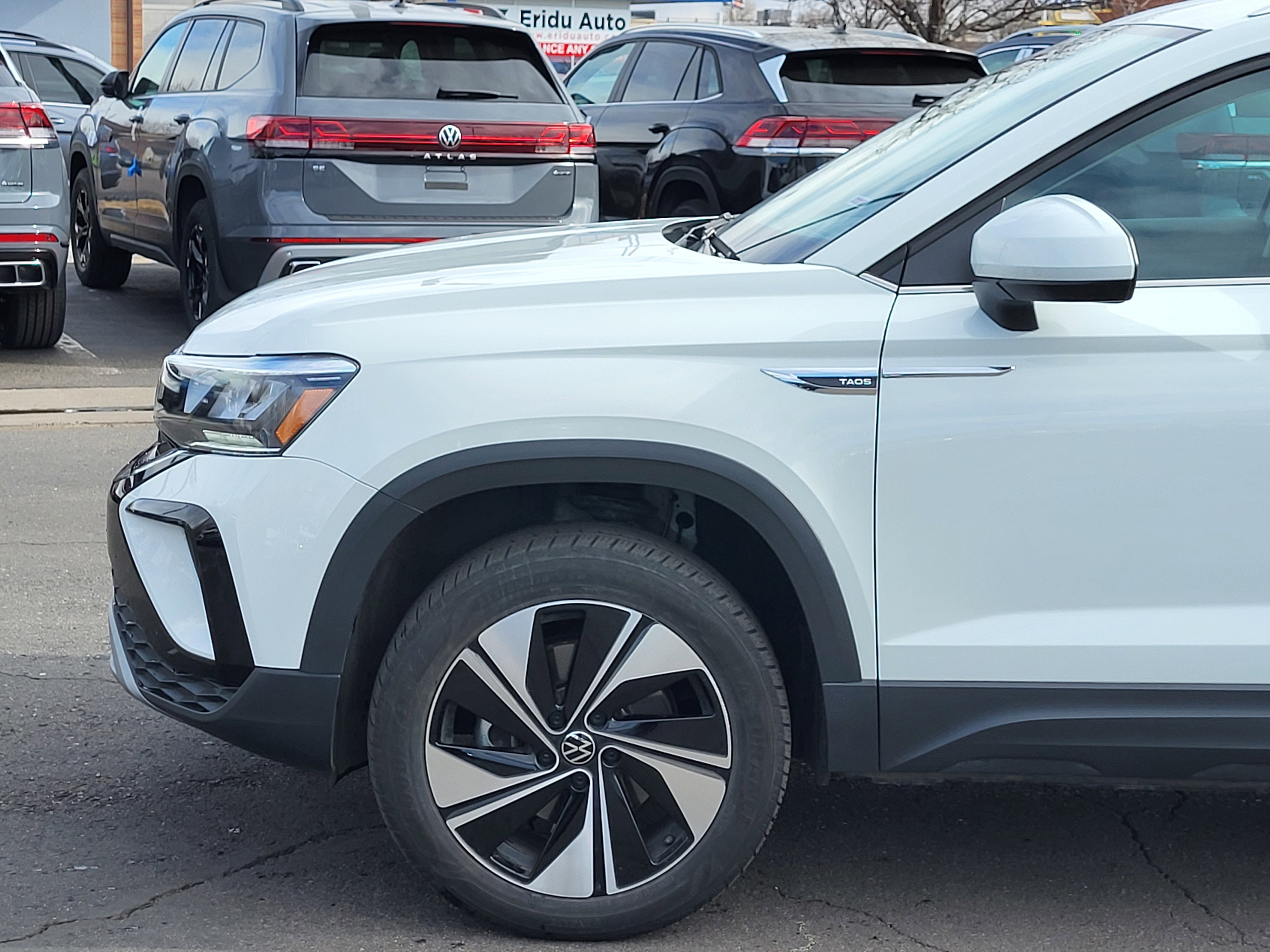 Used 2023 Volkswagen Taos SE image 9