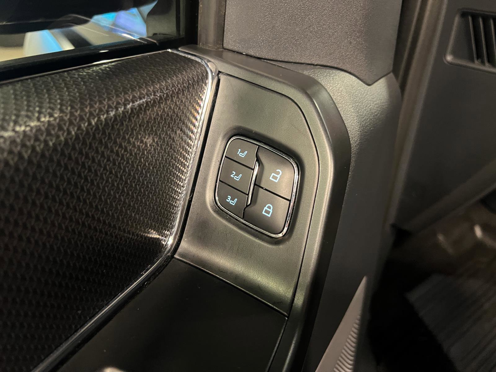 Used 2025 Ford F150 Raptor AWD/4WD image 26