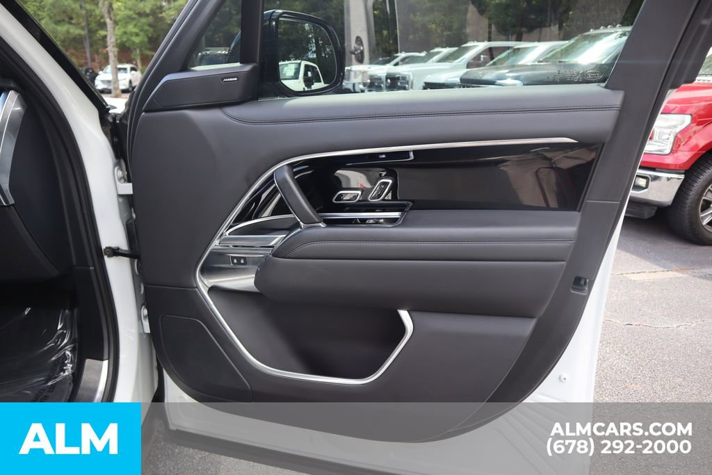 Used 2023 Land Rover Range Rover SE image 33