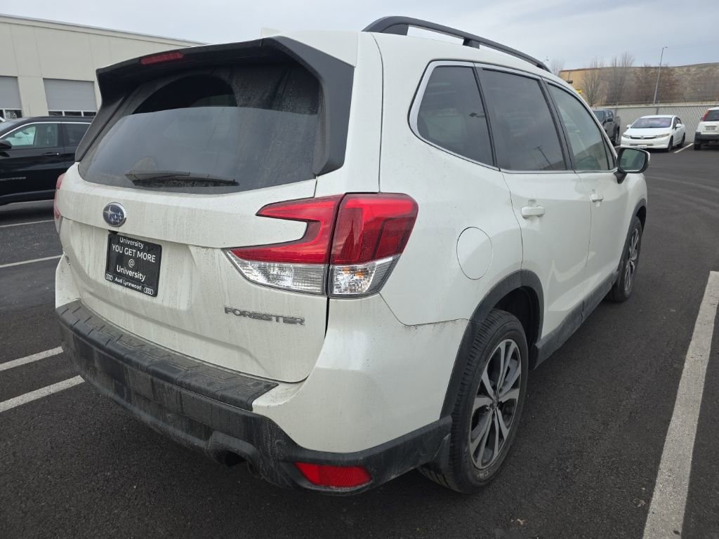 Used 2021 Subaru Forester Limited image 3