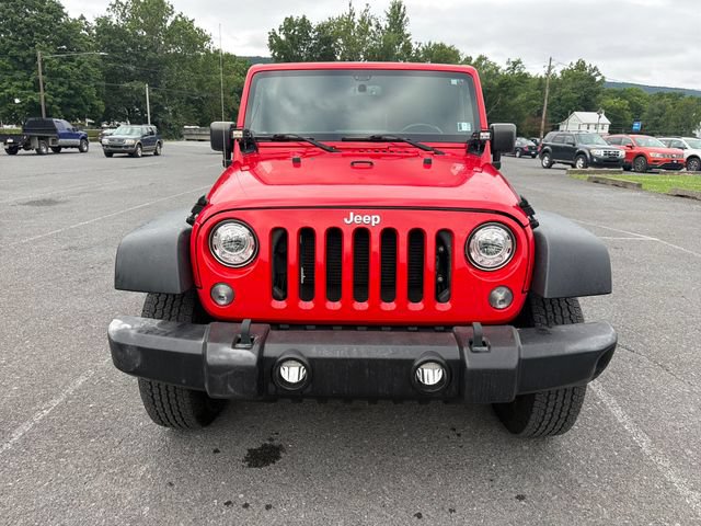 Used 2017 Jeep Wrangler Unlimited Rubicon w/ Connectivity Group AWD/4WD image 9