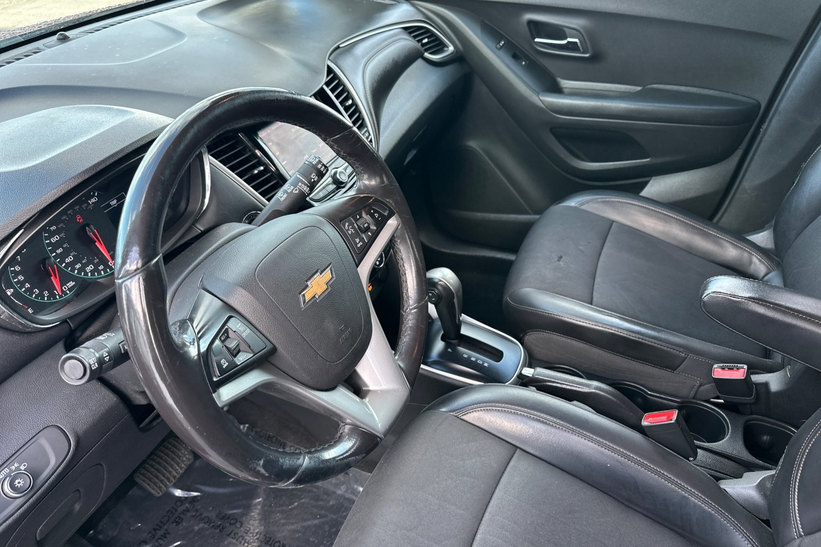 Used 2022 Chevrolet Trax LT w/ Driver Confidence Package AWD/4WD image 10