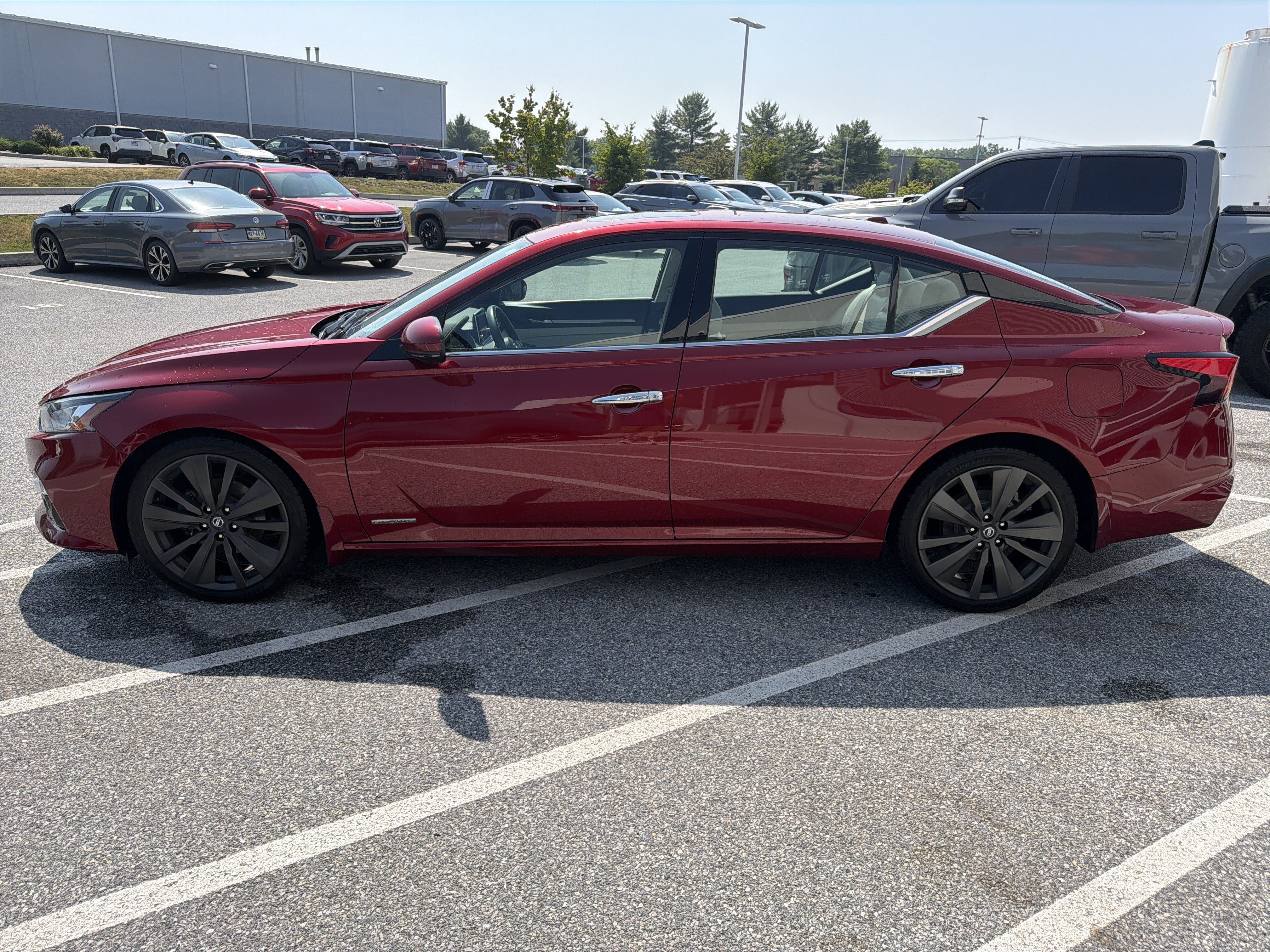 Used 2019 Nissan Altima 2.0 Edition One FWD image 3