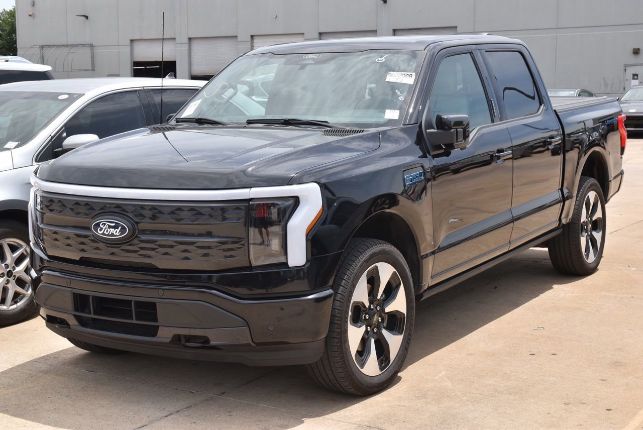 Used 2025 Ford F150 Lightning Platinum AWD/4WD image 2