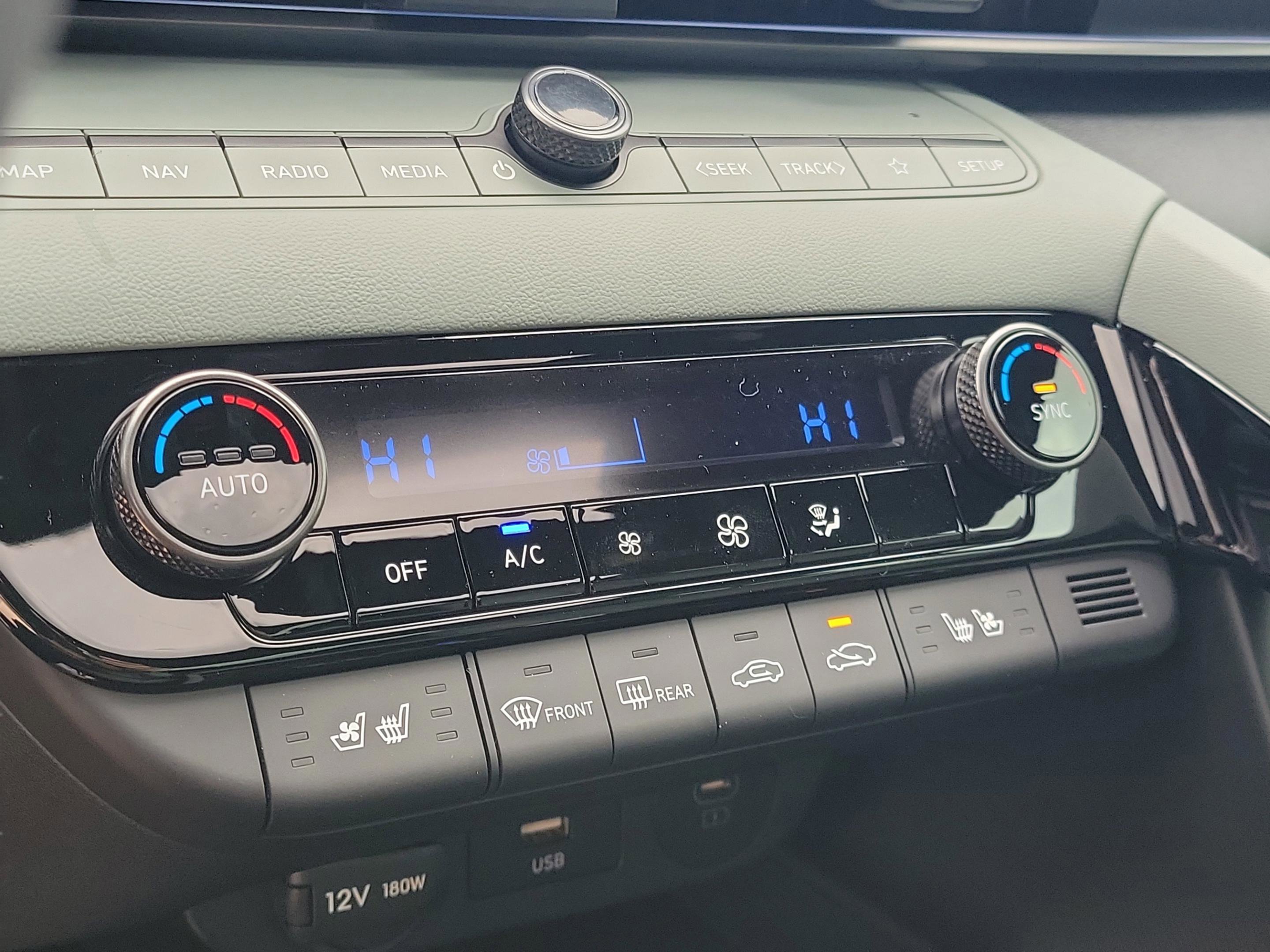 New 2026 Hyundai Elantra Limited image 22